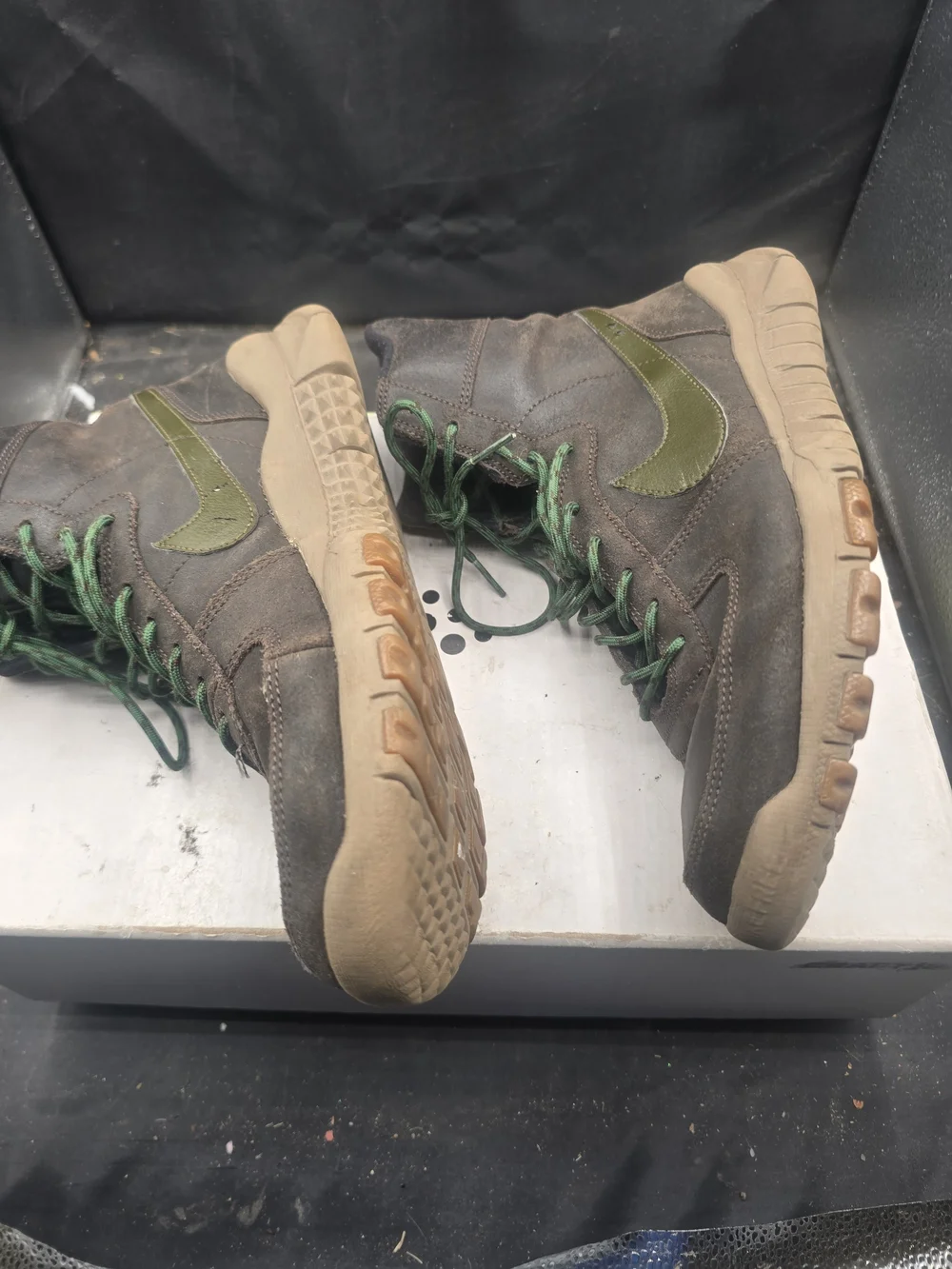 Nike Men's Chukka Boots in Brown with‎ Green Laces